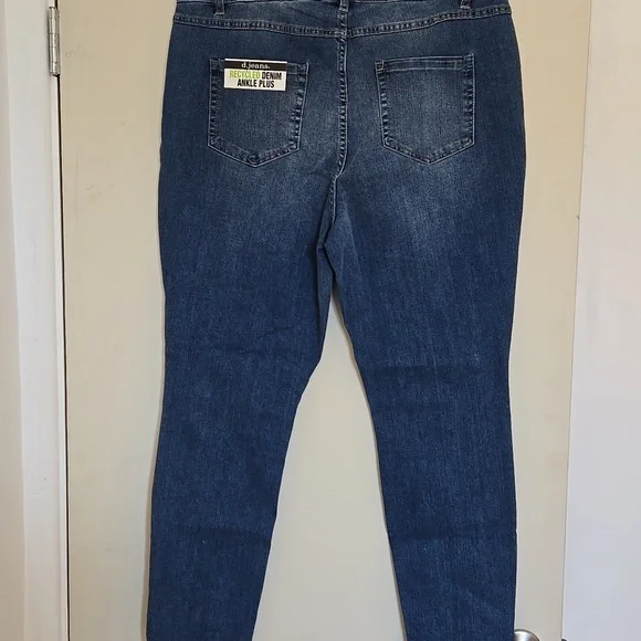 d. jeans Ankle Length, Sz 16W NWT - Picture 2 of 7